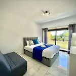 Prestige 2 With Pool By Homing *
