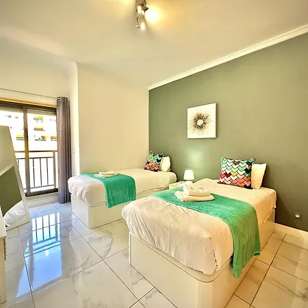 Prestige 2 With Pool By Homing